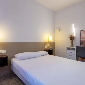 https://hotel-du-clocher-rodez.midi-pyreneeshotels.com
